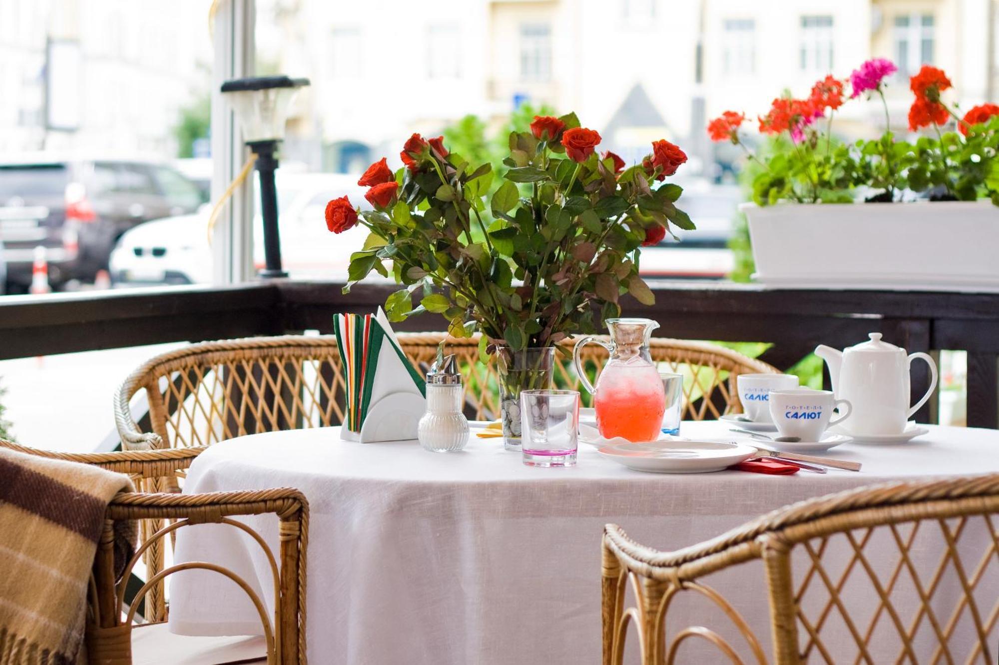 Salute Hotel Kiev Buitenkant foto