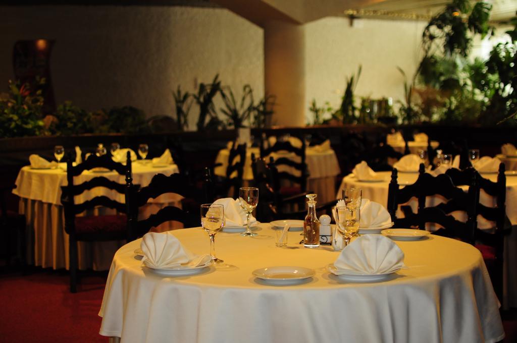 Salute Hotel Kiev Buitenkant foto
