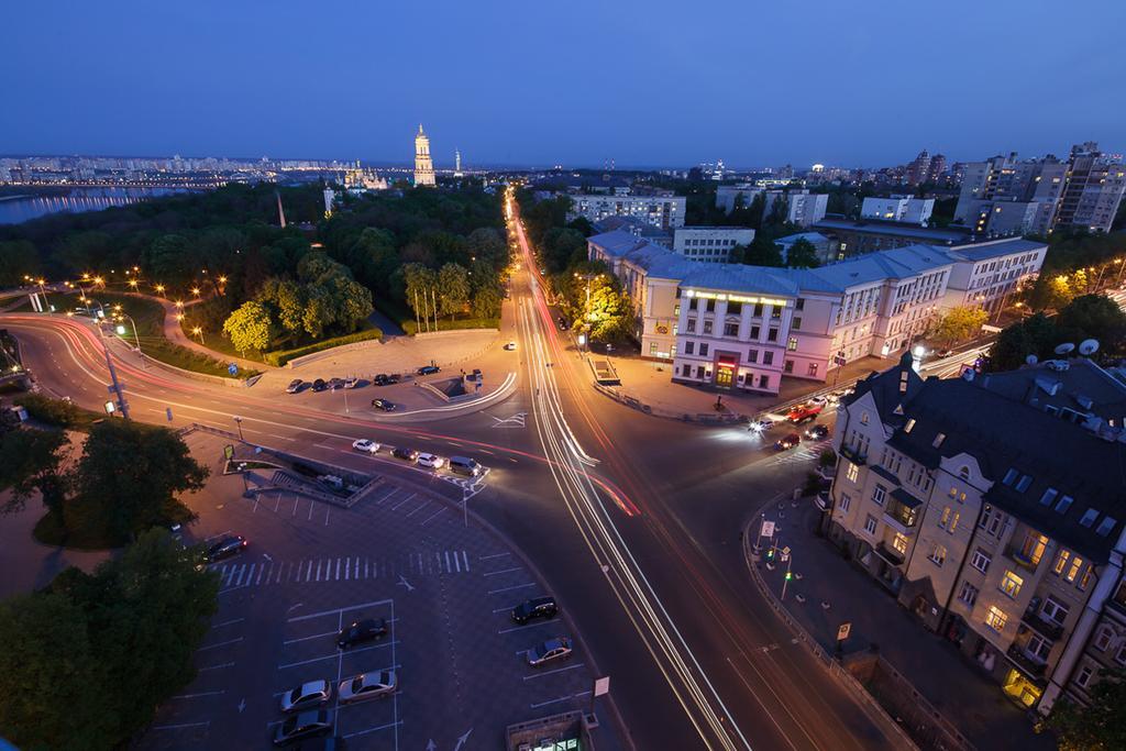 Salute Hotel Kiev Buitenkant foto