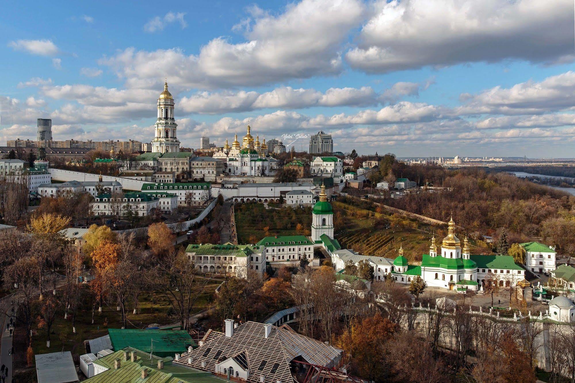 Salute Hotel Kiev Buitenkant foto