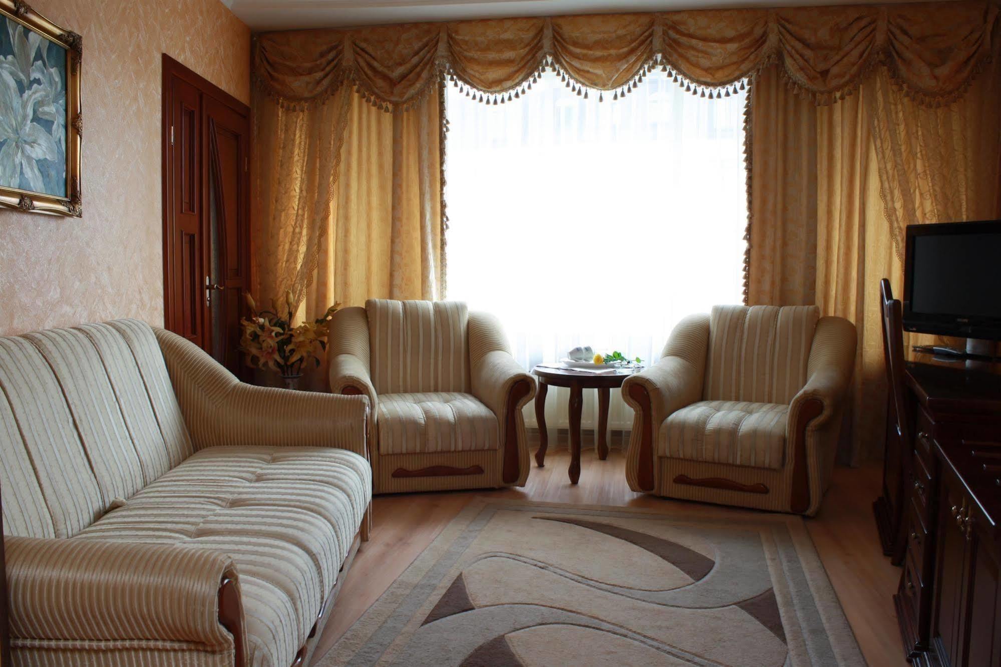 Salute Hotel Kiev Buitenkant foto