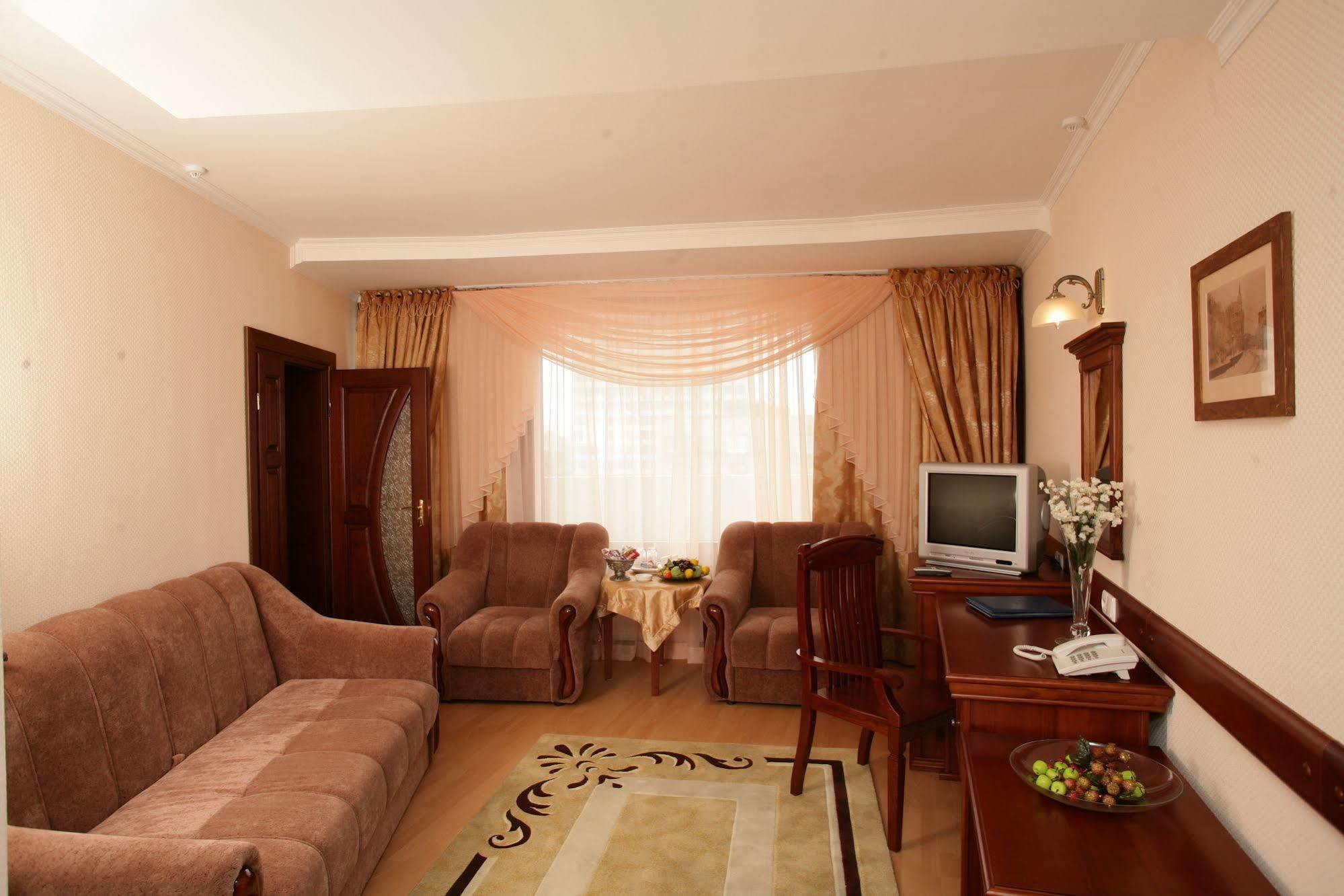 Salute Hotel Kiev Buitenkant foto