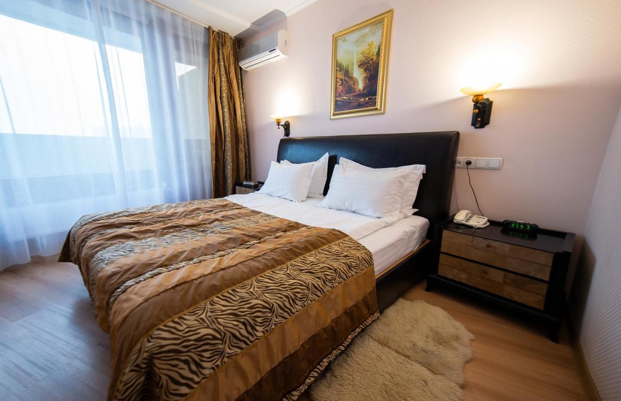 Salute Hotel Kiev Buitenkant foto
