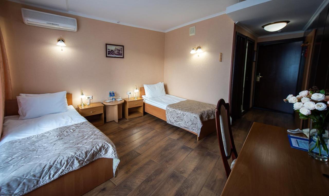 Salute Hotel Kiev Buitenkant foto