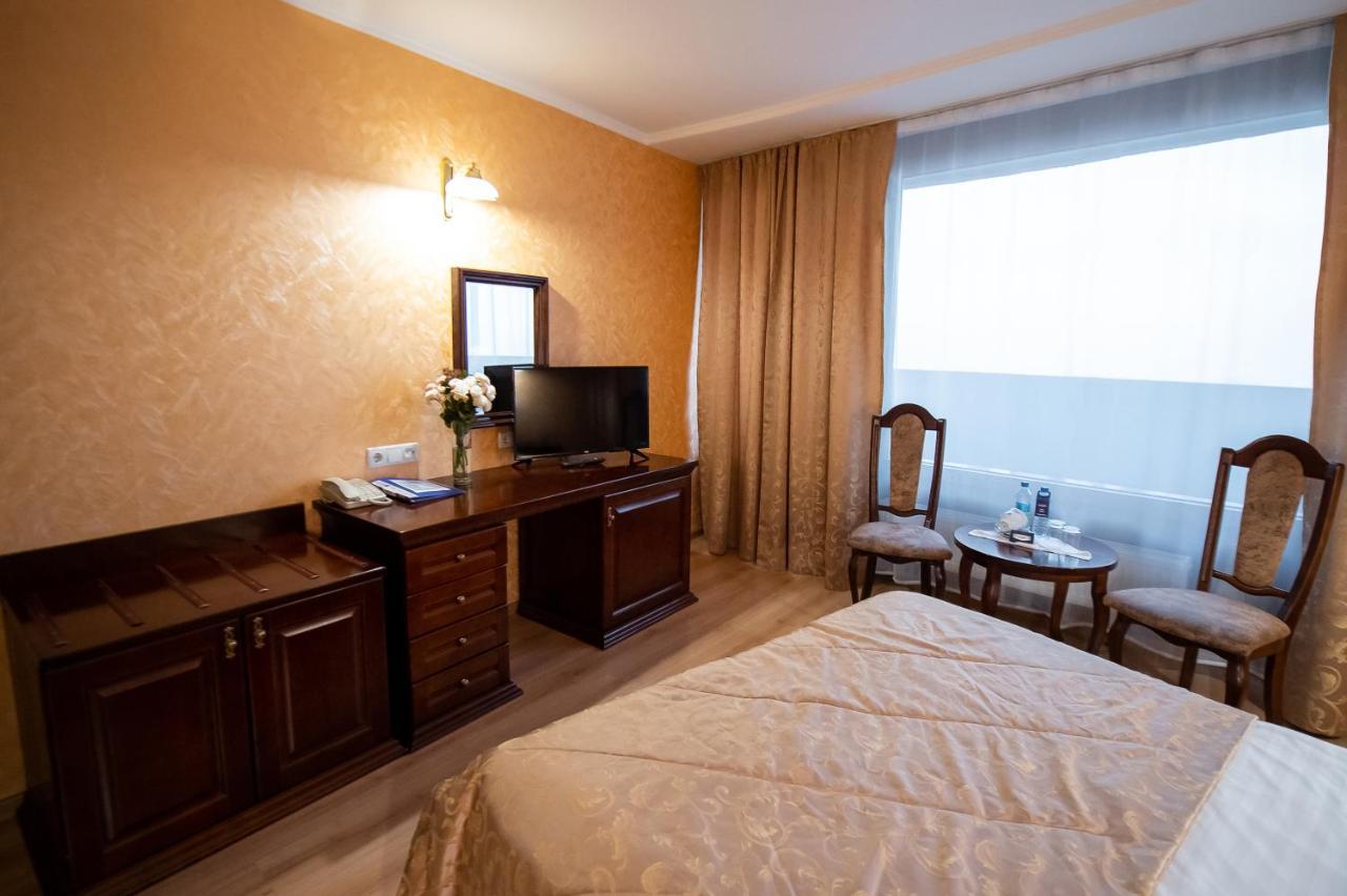 Salute Hotel Kiev Buitenkant foto